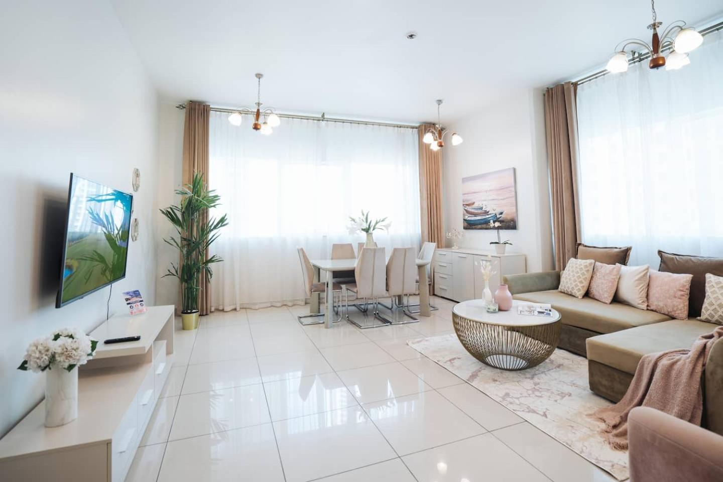 Charming Warm Suite With Amazing Views Of The City 迪拜 外观 照片
